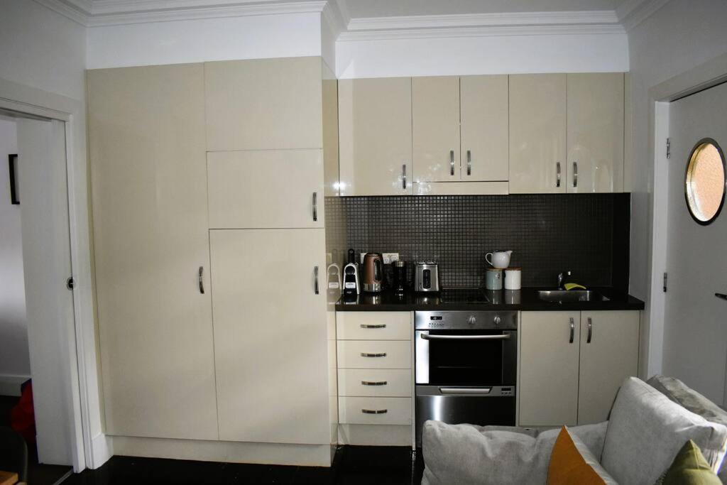 East 1br - Close To The Mcg Apartment *