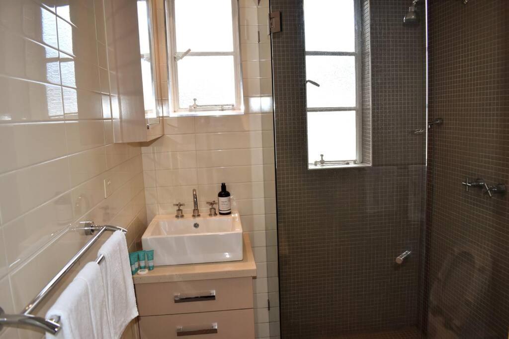 Apartment East 1br - Close To The Mcg *